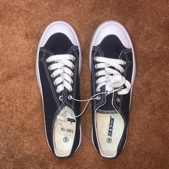 womens navy tennis shoes